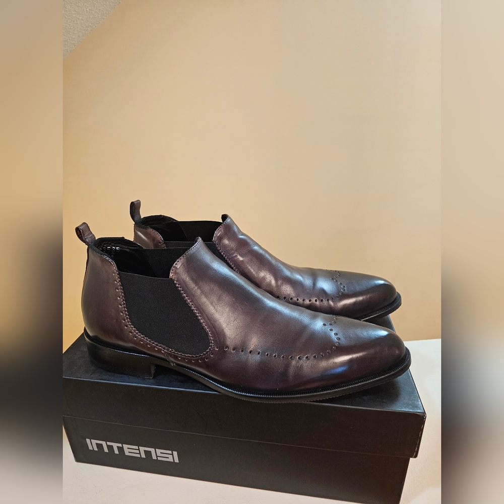 Men's Classic Leather Chelsea Boots - Rich Brown